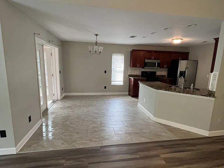 741 Palm Hammock Cir — Photo 2