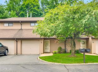 81 Wigwam Ln, Tinton Falls, NJ 07724