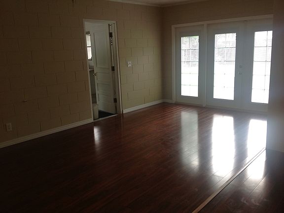 2nd image of 820 Longhaven Dr
