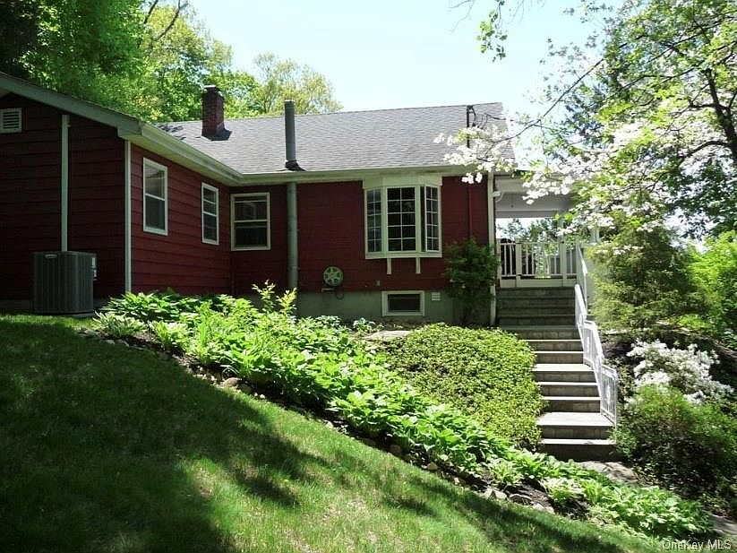 1st image of 580 Warren Ave