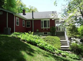 580 Warren Ave, Thornwood, NY 10594