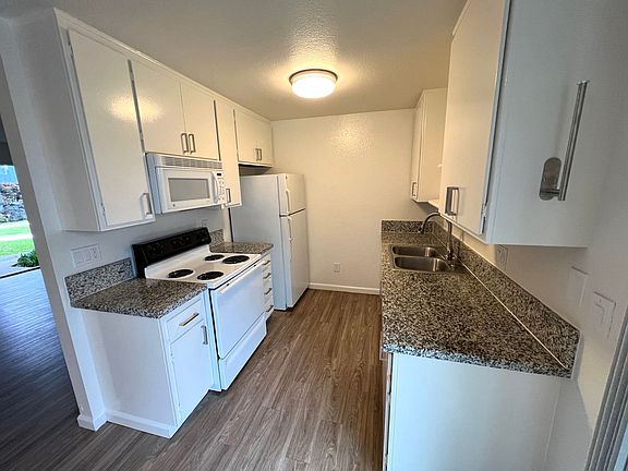 5th image of 372 W Bay St #D102