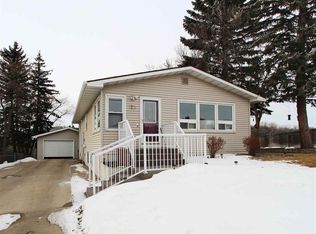 1231 7th St NW, Minot, ND 58703