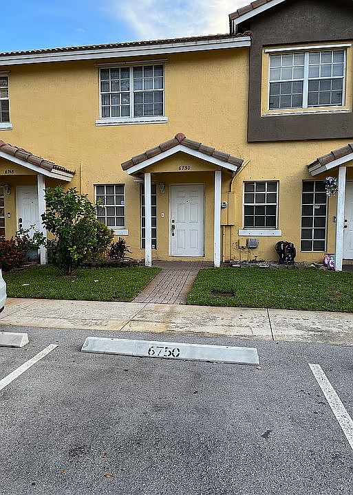 2nd image of 6750 Sienna Club Dr #6750