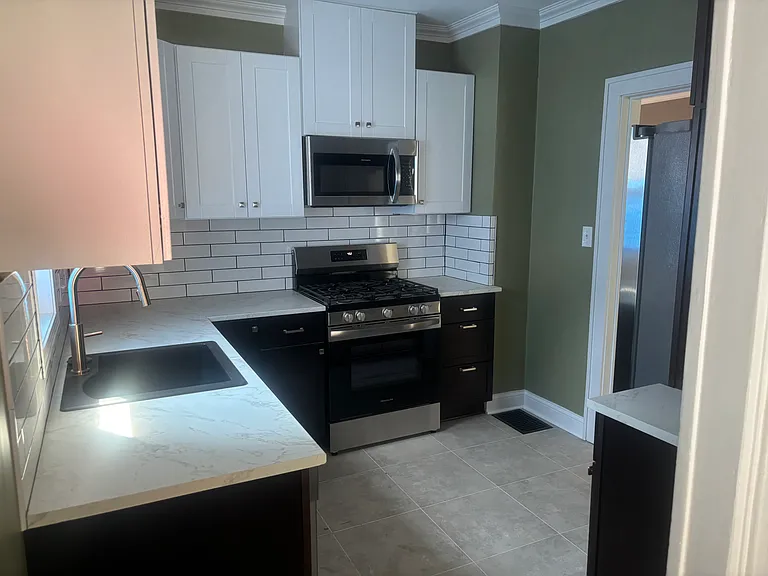 2042 New Hampshire St — Photo 5