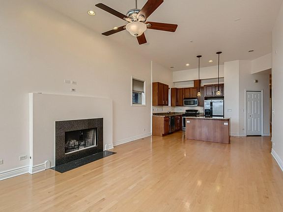 3rd image of 1419 W Walton St #3