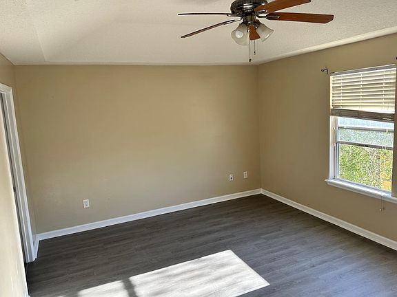 4th image of 2298 Sunset Bluff Dr