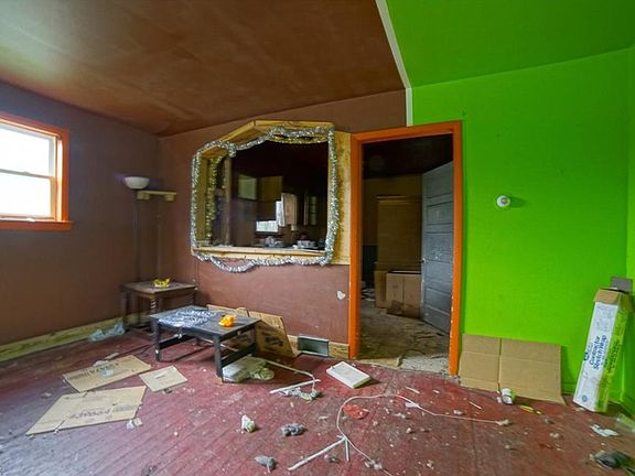 5th image of 1370 Grandview Ave