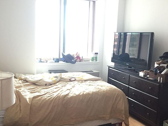 4th image of 2 Gold St APT 4005