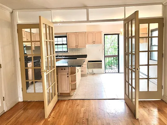 Sold by Eagle Realty Group New York | media 4