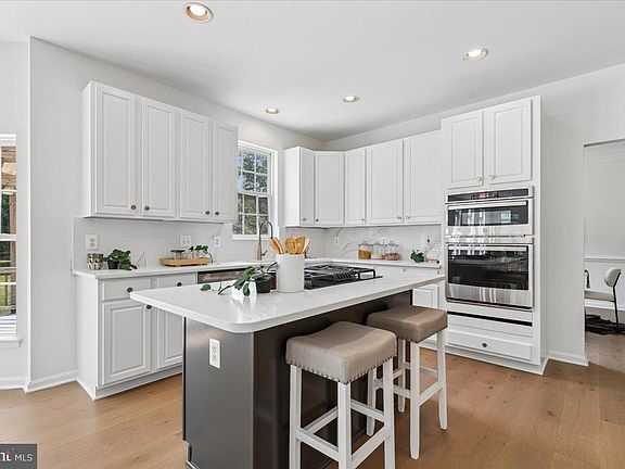 3rd image of 17260 Old Frederick Rd