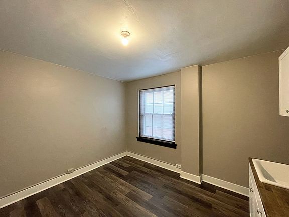 4th image of 14 E 2nd Ave #209