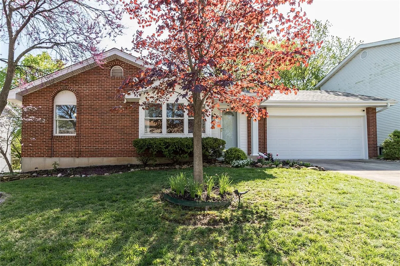 1702 Legend Ln photo 1
