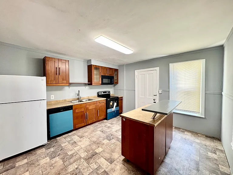399 Stewart Ave — Photo 3