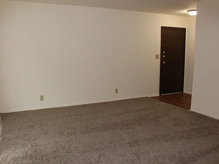 Kimberly Club Apartments — Photo 142