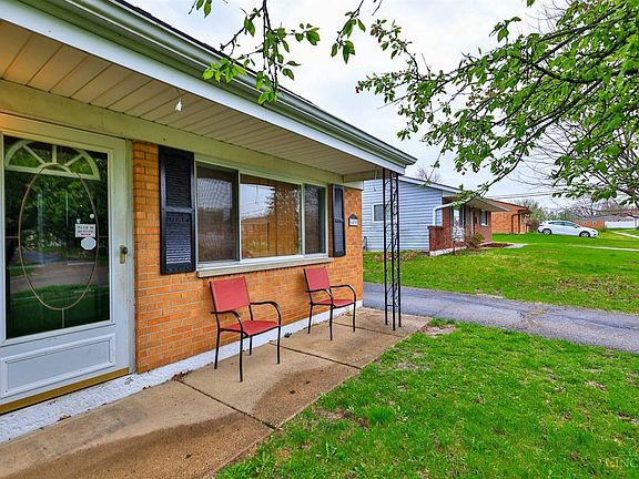 3rd image of 6490 Ravena Dr