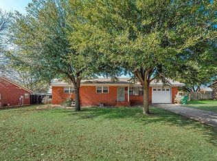 1021 N Cedar St, Muenster, TX 76252