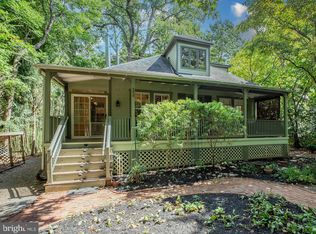 203 Grove Ave, Washington Grove, MD 20880