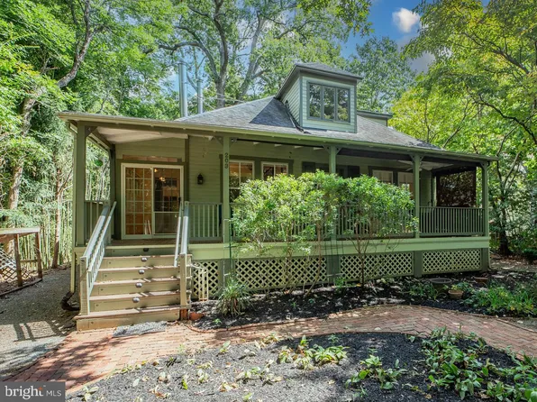 203 Grove Ave, Washington Grove, MD 20880