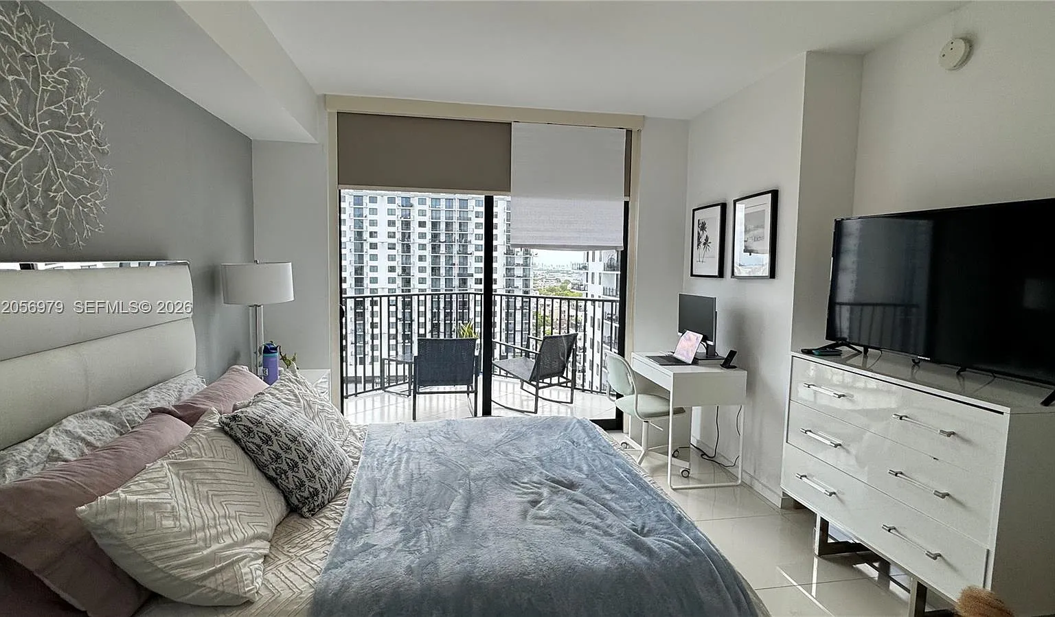 5252 Paseo Condo — Photo 2