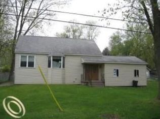 4902 Filer Ave, Waterford, MI 48328