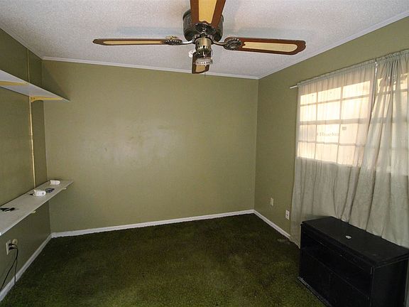 5th image of 125 Piping Rock Dr