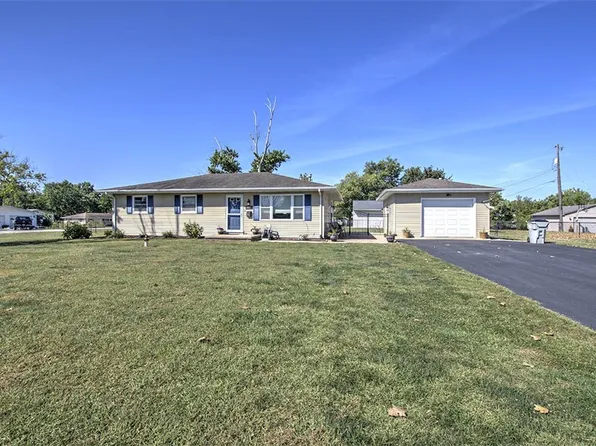 3137 Southland Rd, Decatur, IL 62521
