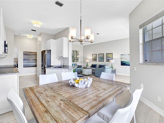 3rd image of 700 L Ambiance Cir #7