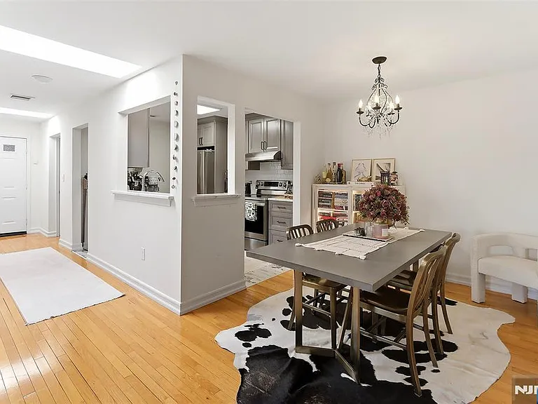 28 Garden Pl #163 — Photo 8