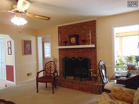 2nd image of 205 Tamwood Cir