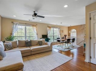 13 Redwood St, Jersey City, NJ 07305