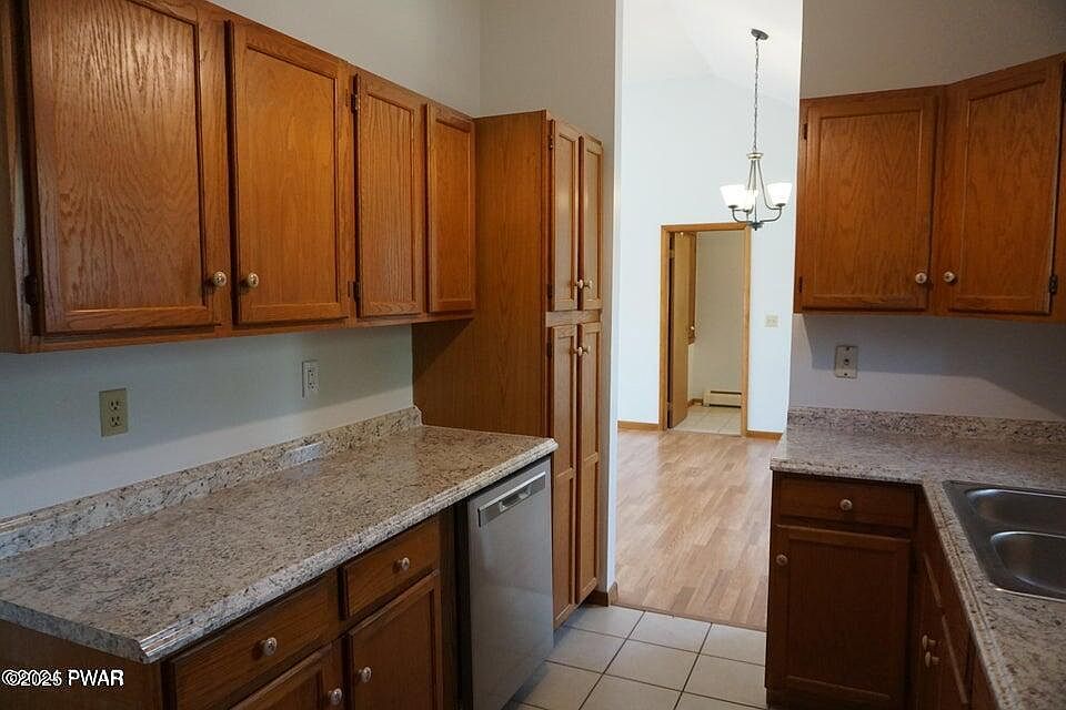 2nd image of 189 Meyers St