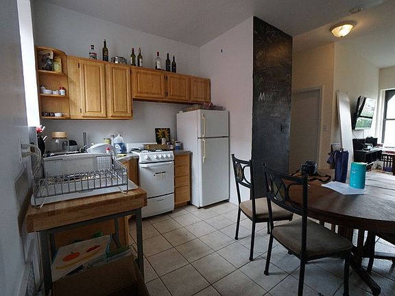 4th image of 55 E 2nd St APT 10