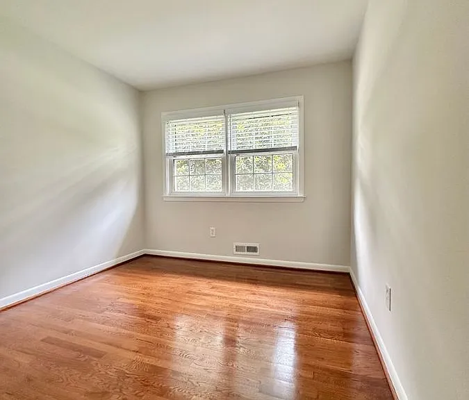 8348 Wagon Wheel Rd — Photo 32