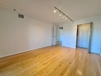 1 bed, 810 sqft, $2,600 — Photo 2