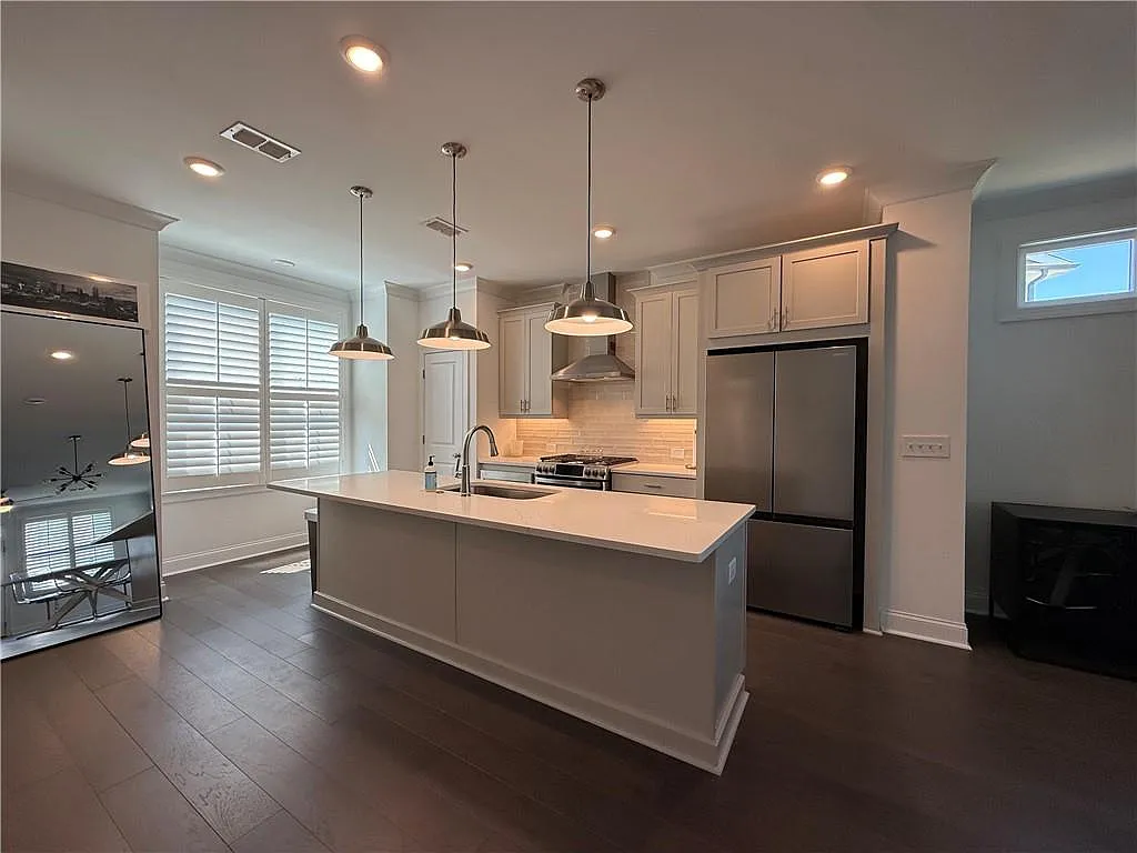 3 bed, 3.5 bath, 2016 sqft, $2,795 — Photo 4