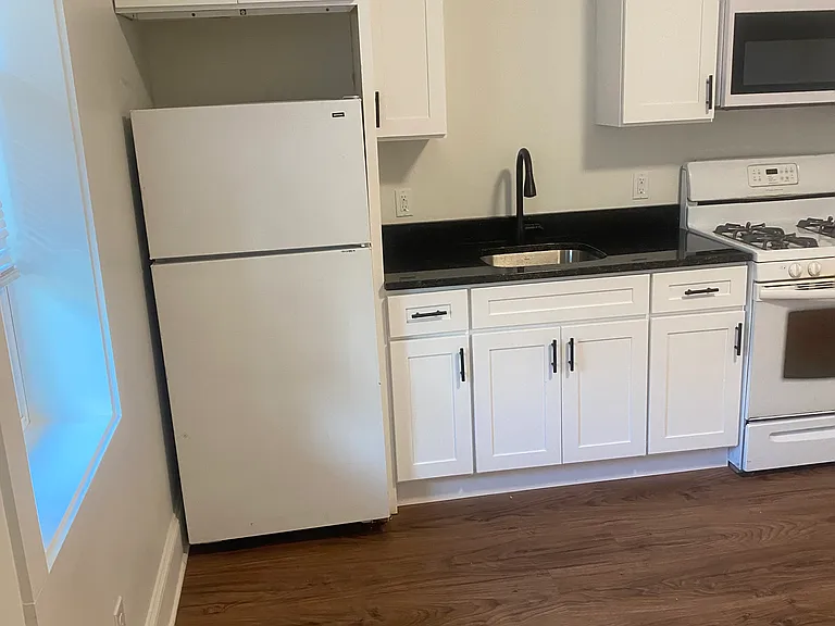 128 N Pine St #3 — Photo 7