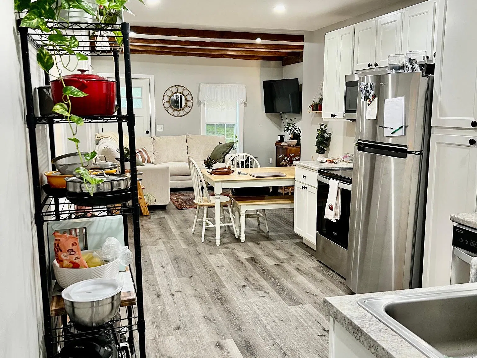 2 bed, 900 sqft, $1,925 — Photo 3