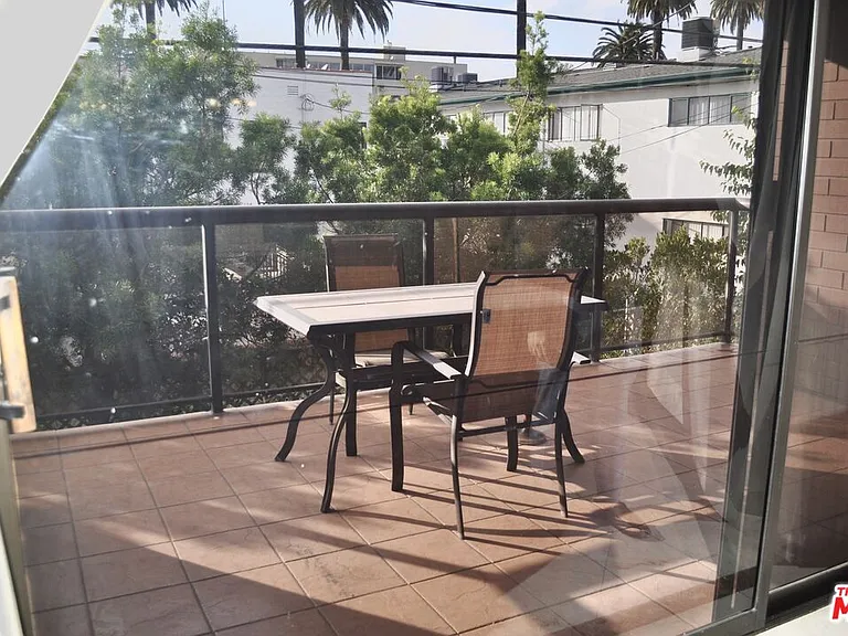 125 N Gale Dr #204 — Photo 8