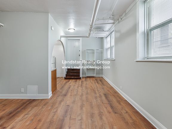 3rd image of 1527 W Estes Ave #5B