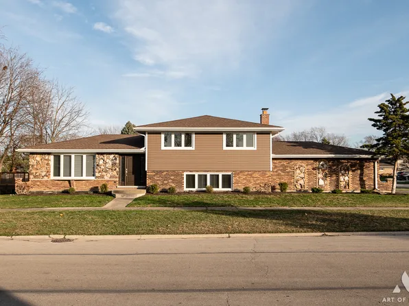 7423 Figura Dr, Justice, IL 60458