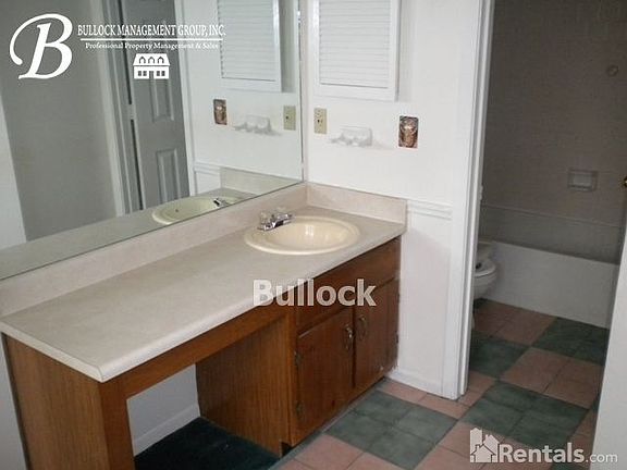 3rd image of 748 Brittany Ct
