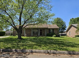 1435 Peabody Dr, Maryville, TN 37803