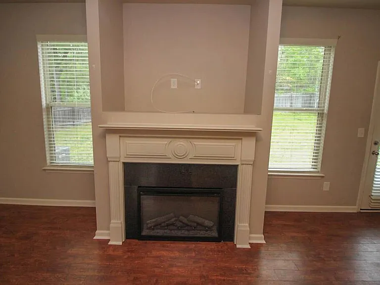 458 Lory Ln — Photo 17