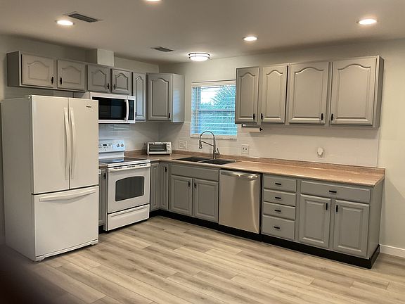 4th image of 28 Sebastian Ave #B