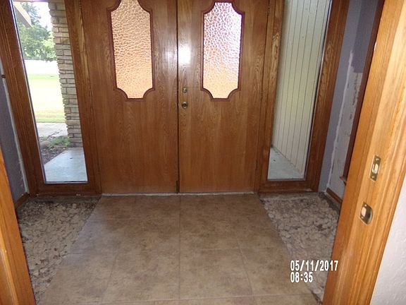 5th image of 204 W Rock Creek Dr