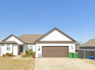 427 N Otoe St, Farmington, AR 72730