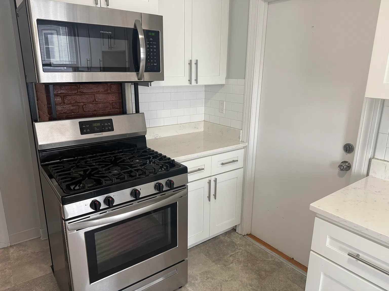 2 bed, 1000 sqft, $2,850 — Photo 2