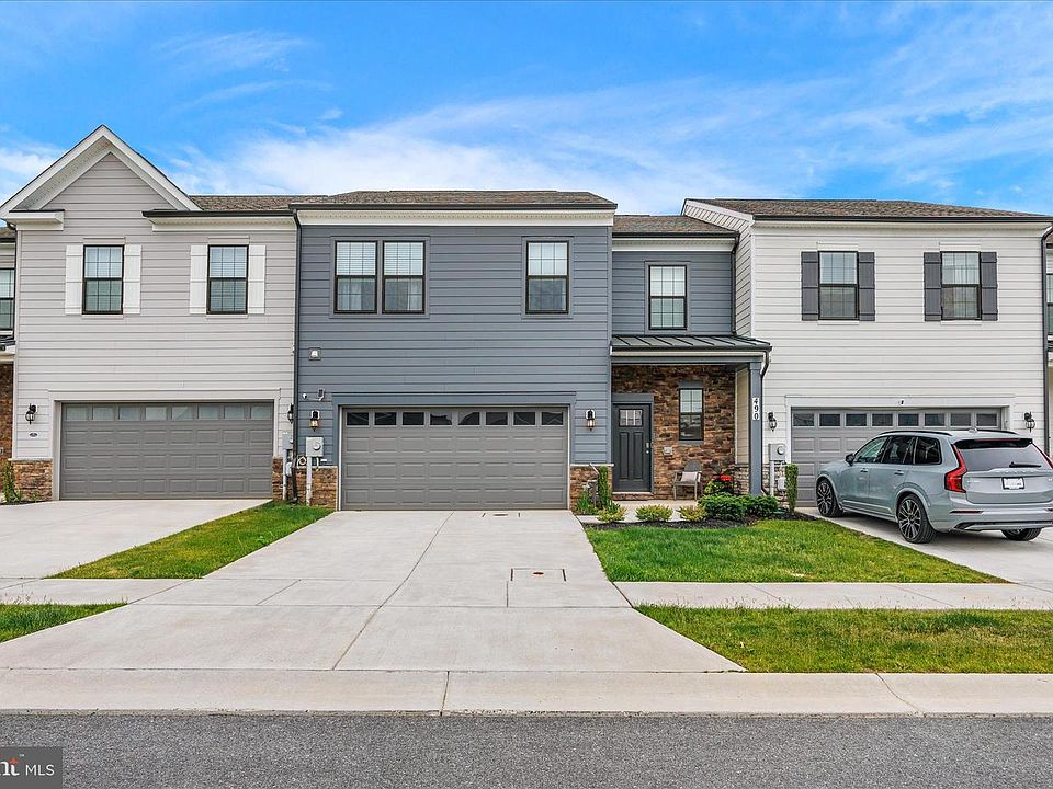 1st image of 490 Herringbone Way