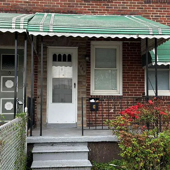 2439 Ashton St — Photo 1